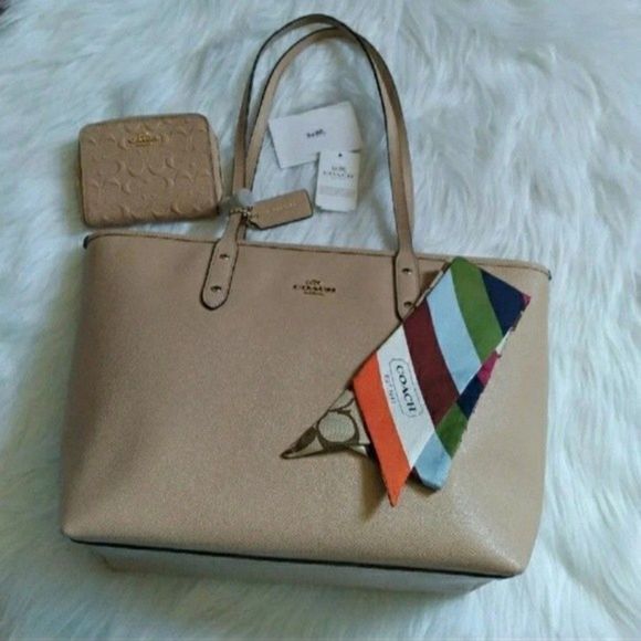 COACH ZIP TOTE ZIP SHOULDERBAG AND COACH WALLET SET NWOT - Picture 3 of 11